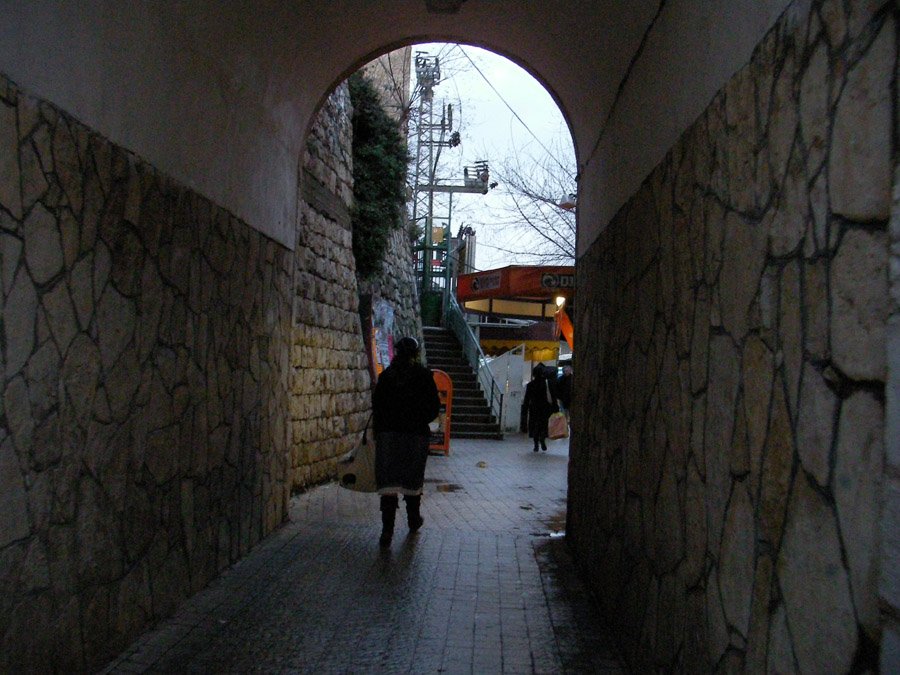 bridge in old city of safed, short term apartment rental, vacation flat, tzfat, zefat, northern israel